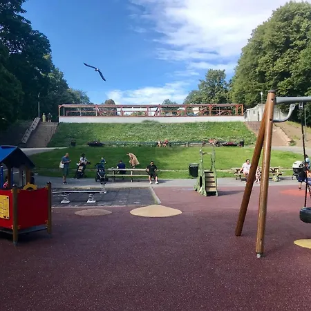 Apartamento The Wooden House, Spacious, Garden, New And Modern