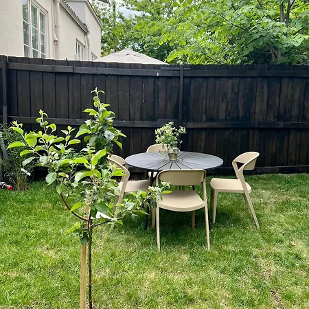 The Wooden House, Spacious, Garden, New And Modern