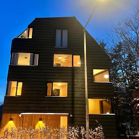 The Wooden House, Spacious, Garden, New And Modern *