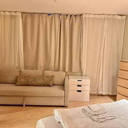 Apartamento The Wooden House, Spacious, Garden, New And Modern