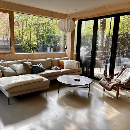 The Wooden House, Spacious, Garden, New And Modern