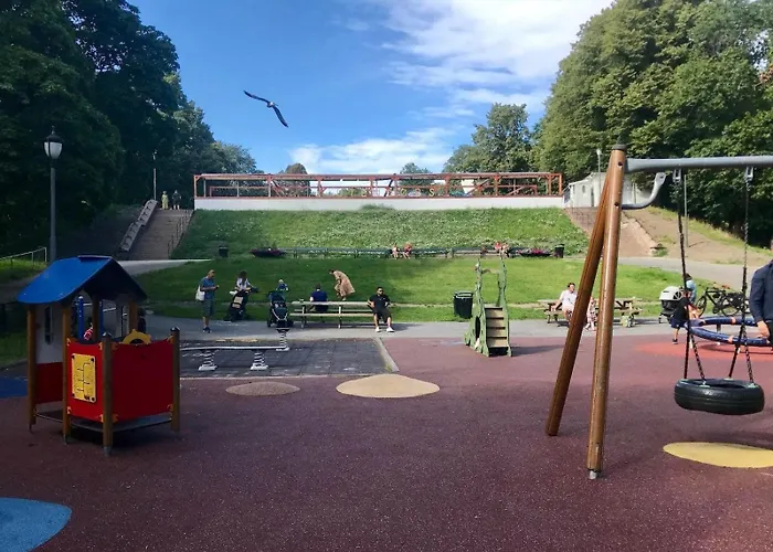 Апартаменты The Wooden House, Spacious, Garden, New And Modern