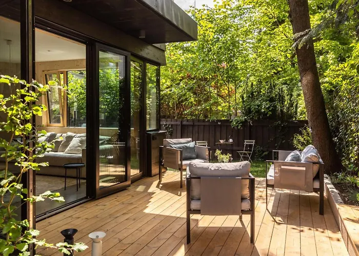 Апартаменты The Wooden House, Spacious, Garden, New And Modern