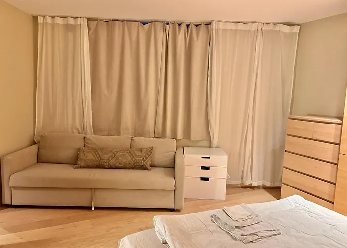 Апартаменты The Wooden House, Spacious, Garden, New And Modern