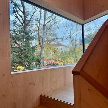 The Wooden House, Spacious, Garden, Brand New, Modern Apartment