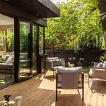 شقة The Wooden House, Spacious, Garden, New And Modern